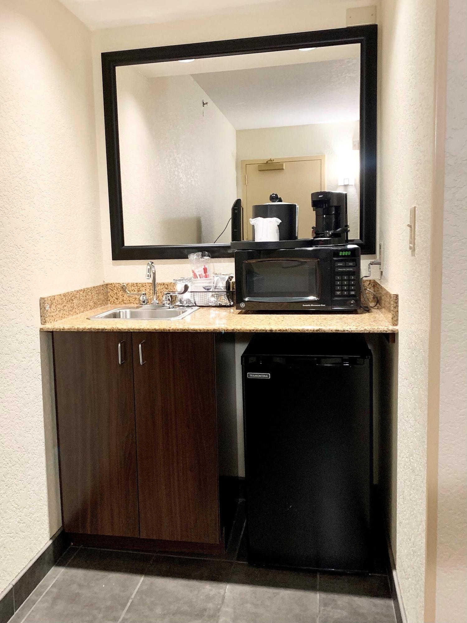 Hampton Inn Champaign/Urbana מראה חיצוני תמונה