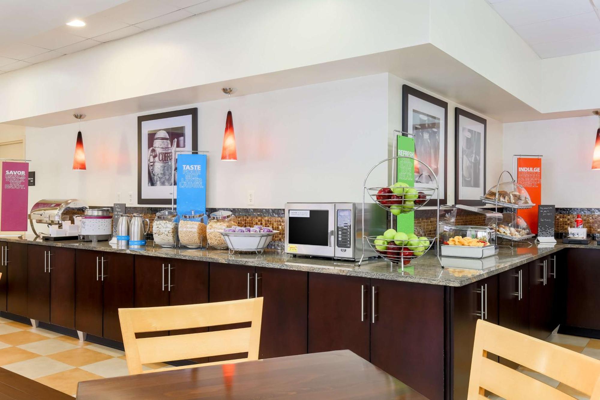 Hampton Inn Champaign/Urbana מראה חיצוני תמונה