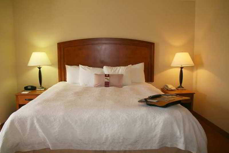 Hampton Inn Champaign/Urbana חדר תמונה