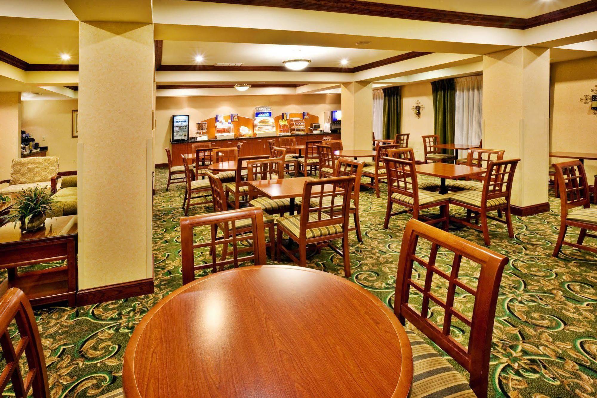 Hampton Inn Champaign/Urbana מראה חיצוני תמונה